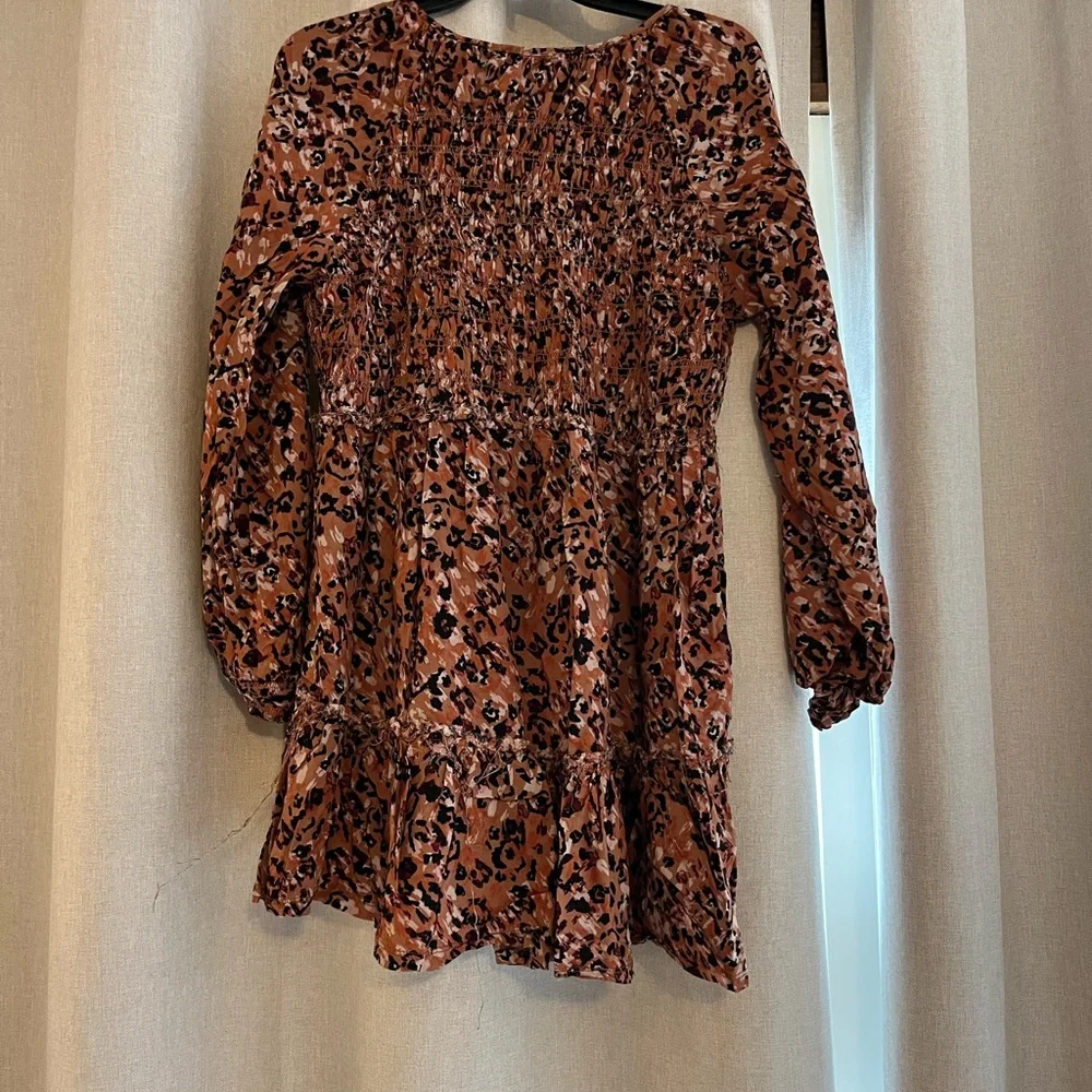 Leopard Print Women's Top - Picture 2 of 3